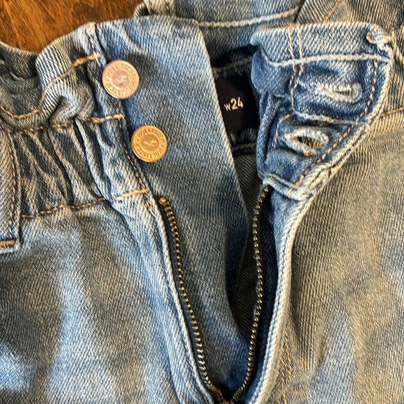 Hollister paper bag mom shorts. - Picture 5 of 6